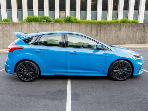 Used 2017 Ford Focus RS AWD/4WD image 5