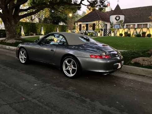 Used 2003 Porsche 911 Carrera image 2