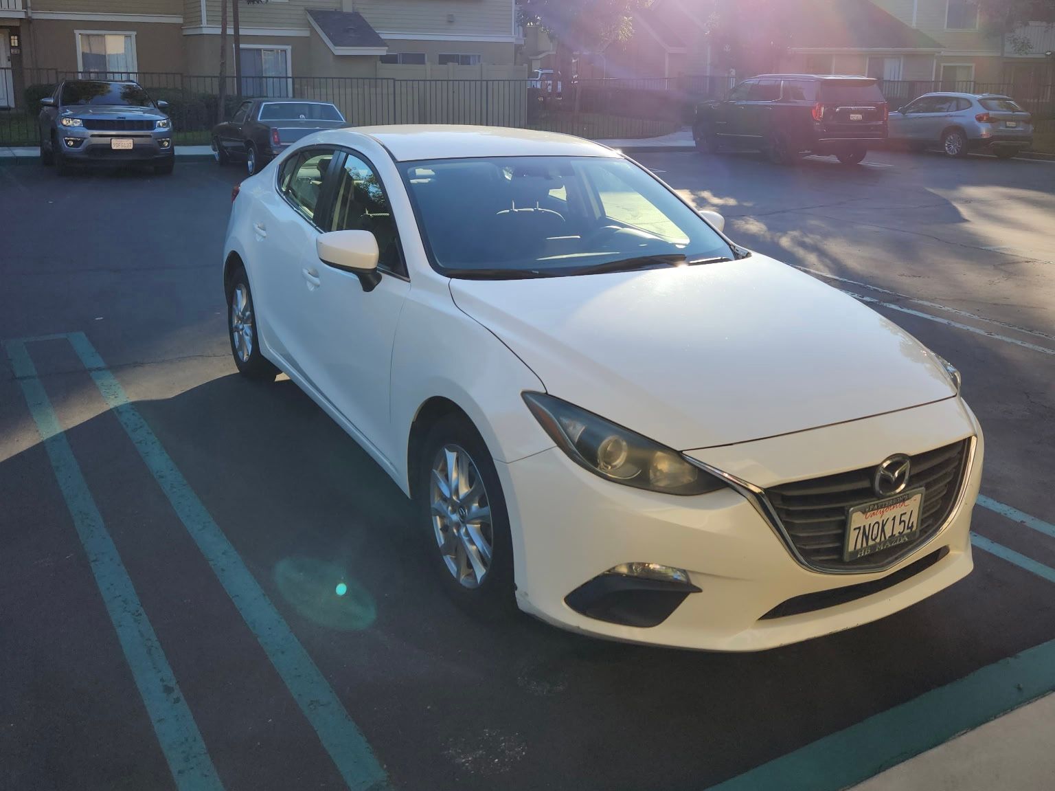 Used 2016 MAZDA MAZDA3 i Sport w/ Preferred Equipment Package FWD image 4