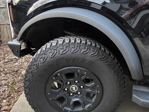 Used 2023 Ford Bronco Wildtrak image 12