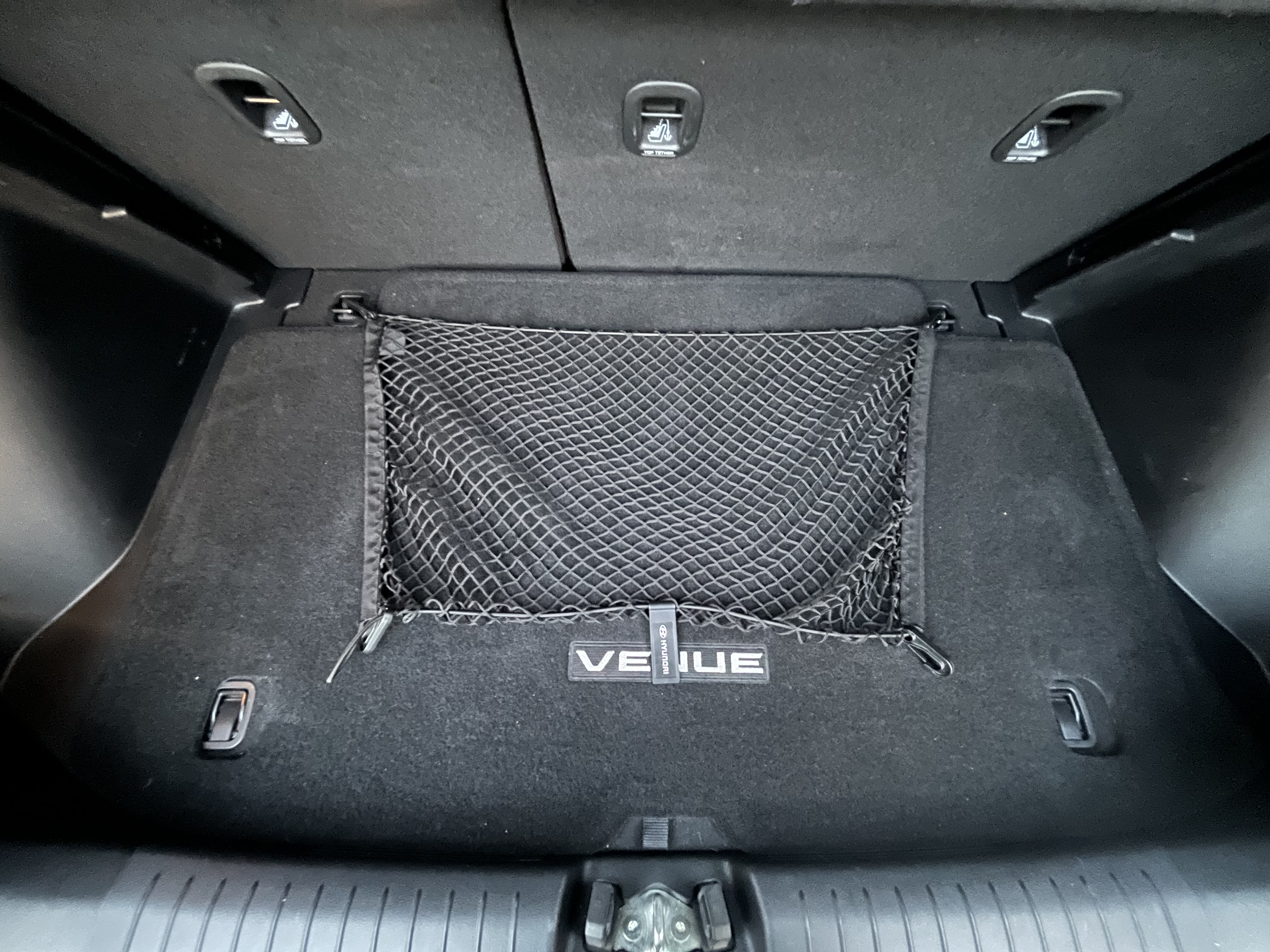 Used 2022 Hyundai Venue Limited FWD image 8