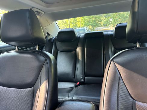 Used 2020 Chrysler 300 Limited RWD image 15