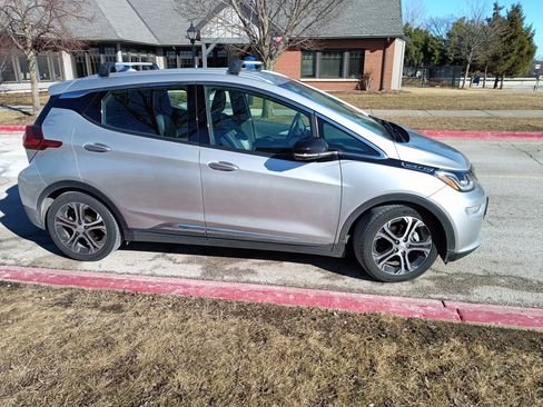 Used 2017 Chevrolet Bolt Premier image 4