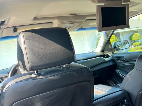 Used 2016 Chevrolet Suburban LTZ image 12