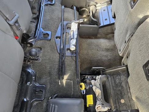 Used 2002 Oldsmobile Bravada AWD w/ 1SB Option Pkg image 18