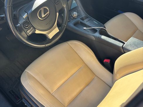 Used 2015 Lexus CT 200h image 4