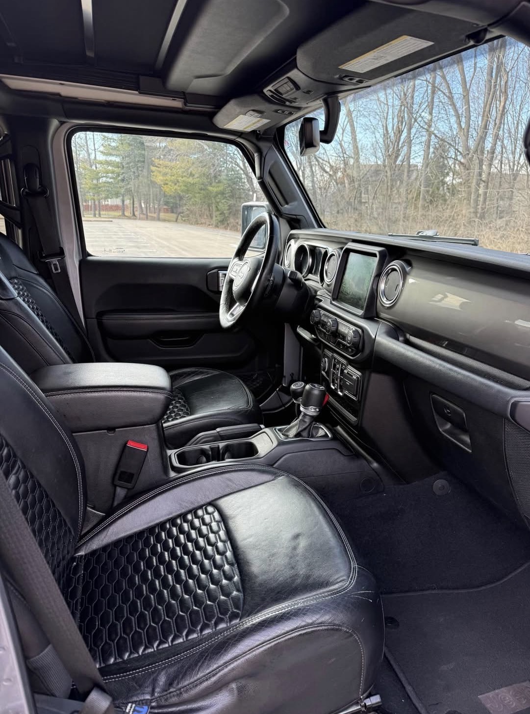 Used 2020 Jeep Wrangler Unlimited Sahara AWD/4WD image 13