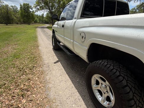 Used 2001 Dodge Ram 1500 Truck 4x4 Quad Cab image 4