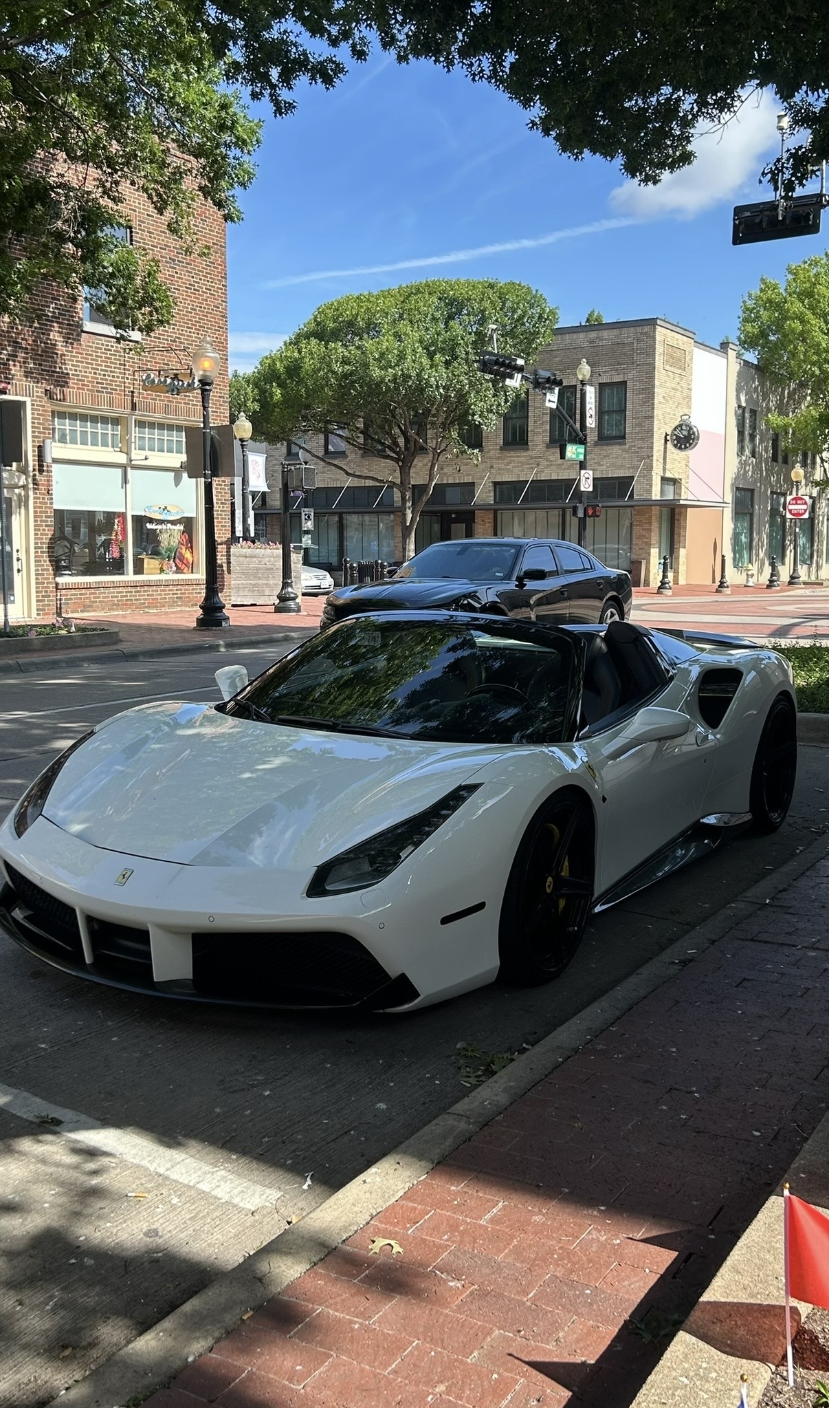 Used 2017 Ferrari 488 Spider RWD image 8