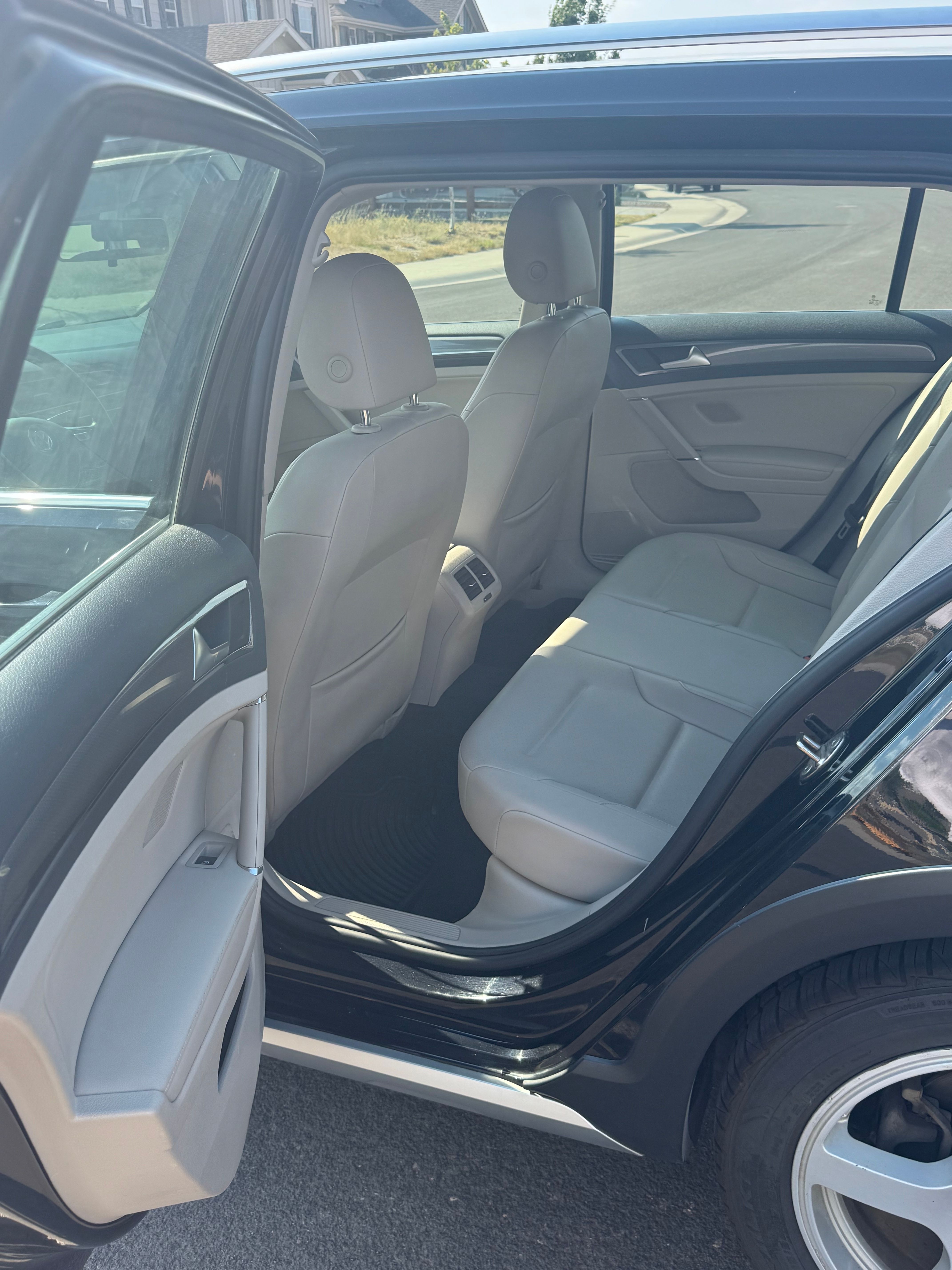 Used 2019 Volkswagen Golf Alltrack S AWD/4WD image 9
