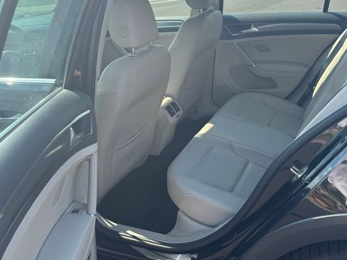 Used 2019 Volkswagen Golf Alltrack S AWD/4WD image 9