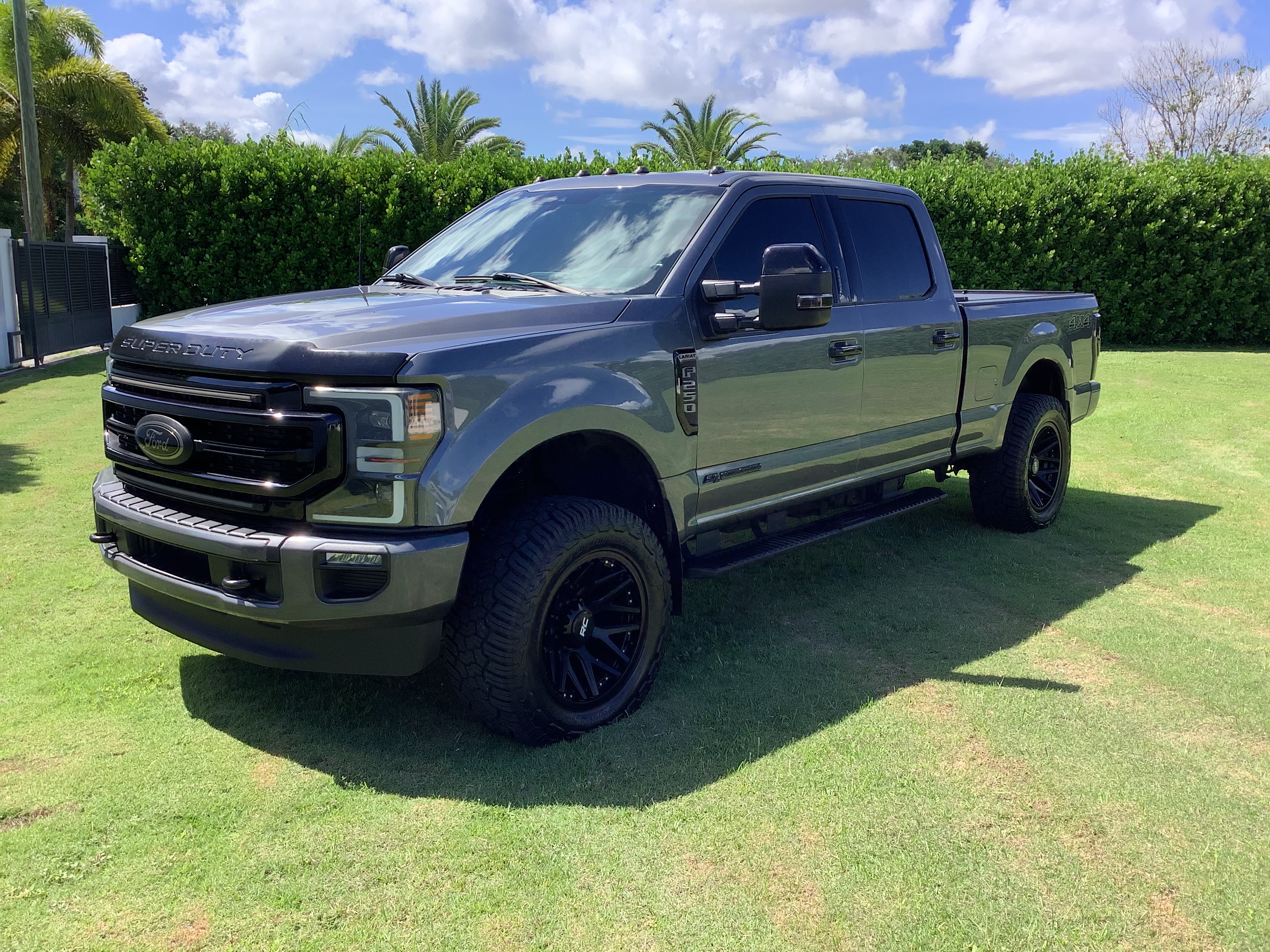 Used 2022 Ford F250 Lariat w/ Black Appearance Package AWD/4WD image 1