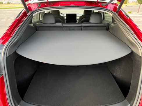 Used 2024 Tesla Model Y Performance image 12