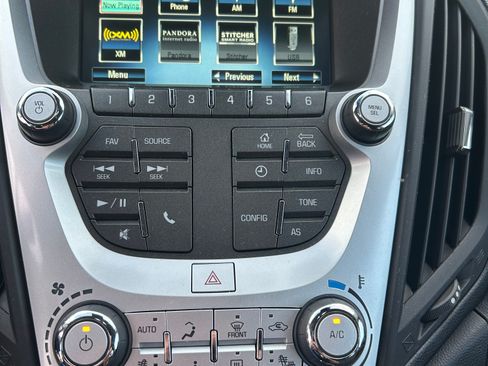 Used 2017 Chevrolet Equinox LT w/ Convenience Package image 16