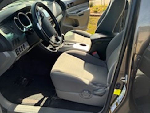 Used 2015 Toyota Tacoma PreRunner image 10