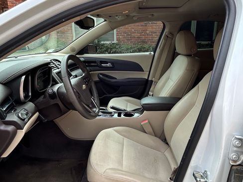 Used 2016 Chevrolet Malibu LT image 11