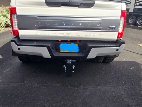 Used 2019 Ford F350 Platinum w/ Platinum Ultimate Package image 2