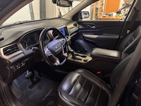 Used 2018 GMC Acadia Denali w/ Technology Package image 6