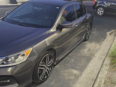 Used 2017 Honda Accord Sport Special Edition image 2