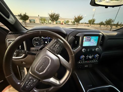 Used 2021 GMC Sierra 2500 Denali w/ Denali Ultimate Package image 11