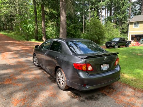 Used 2010 Toyota Corolla LE FWD image 11