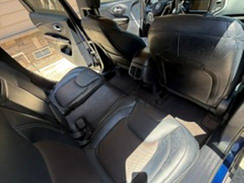 Used 2014 Jeep Cherokee Limited w/ Luxury Group AWD/4WD image 19