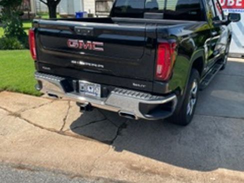 Used 2022 GMC Sierra 1500 SLT w/ SLT Premium Plus Package AWD/4WD image 6