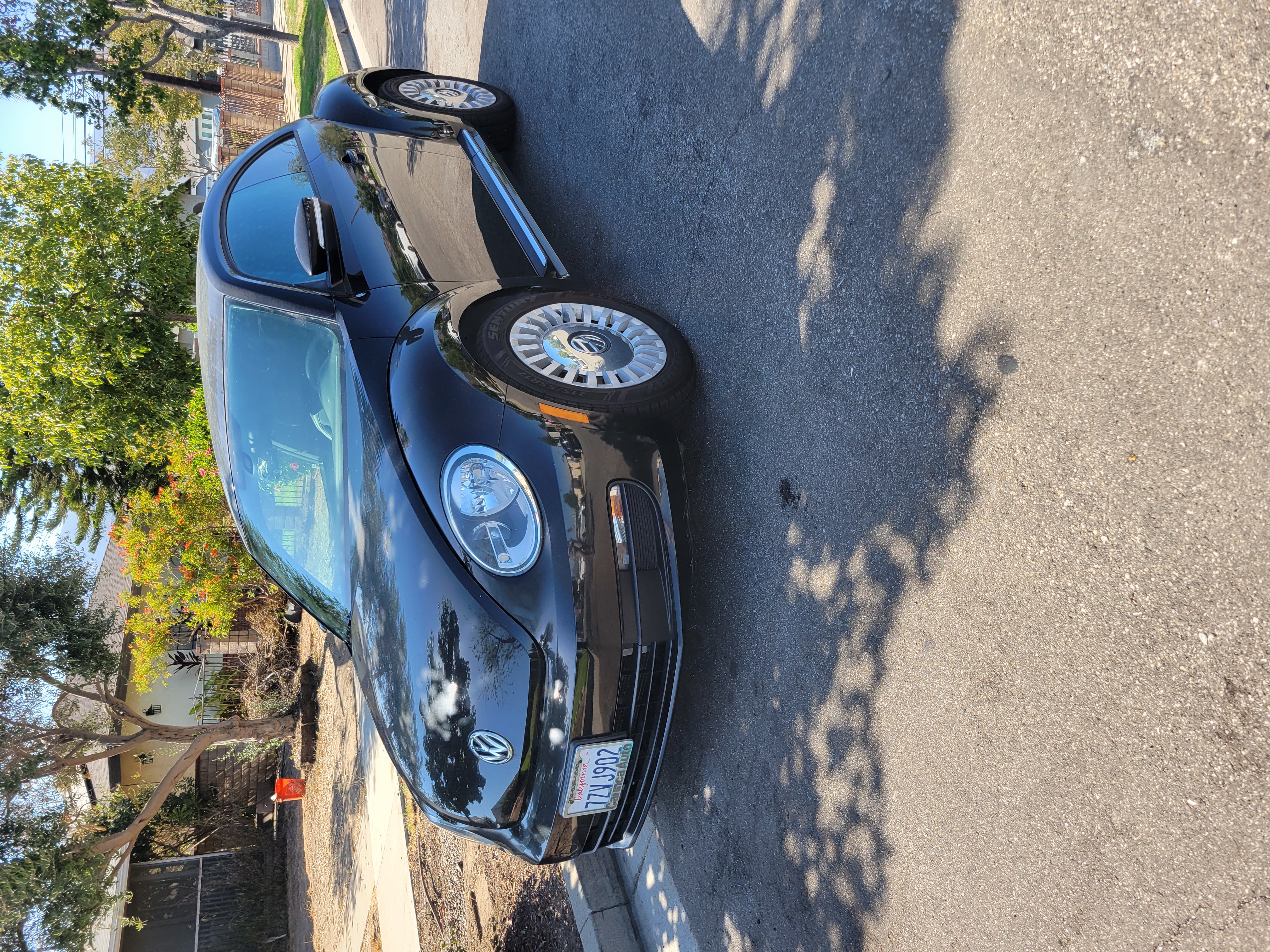 Used 2016 Volkswagen Beetle 1.8T SEL FWD image 1