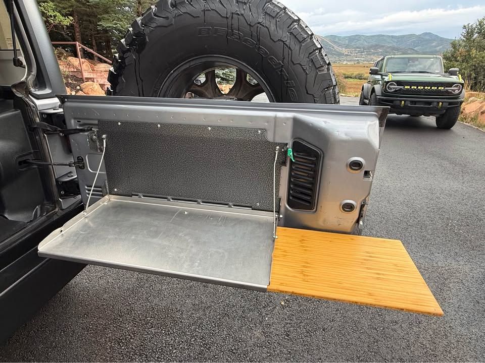 Used 2014 Jeep Wrangler Unlimited Rubicon w/ Connectivity Group AWD/4WD image 6