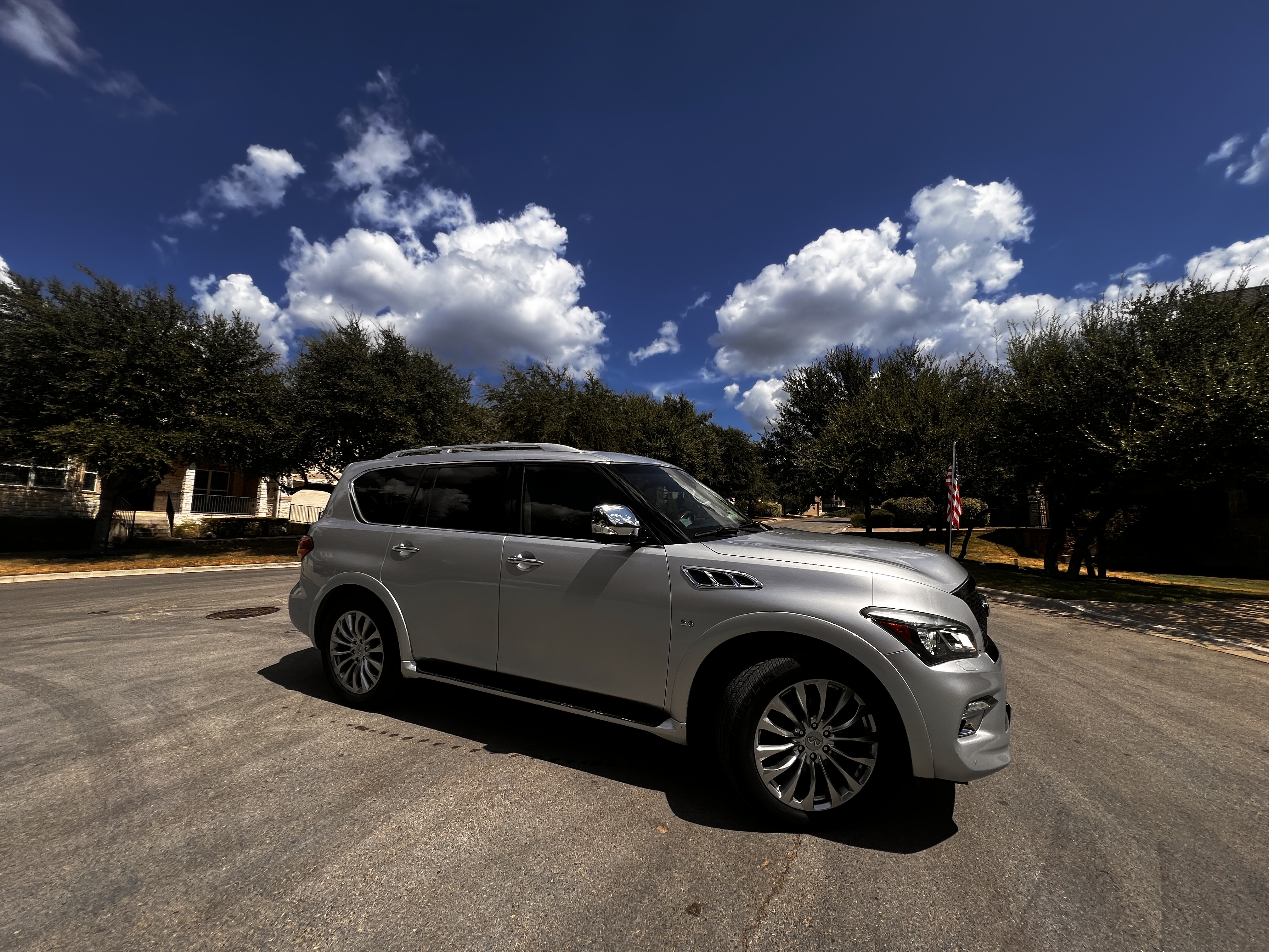 Used 2016 INFINITI QX80 2WD w/ Deluxe Technology Package image 8