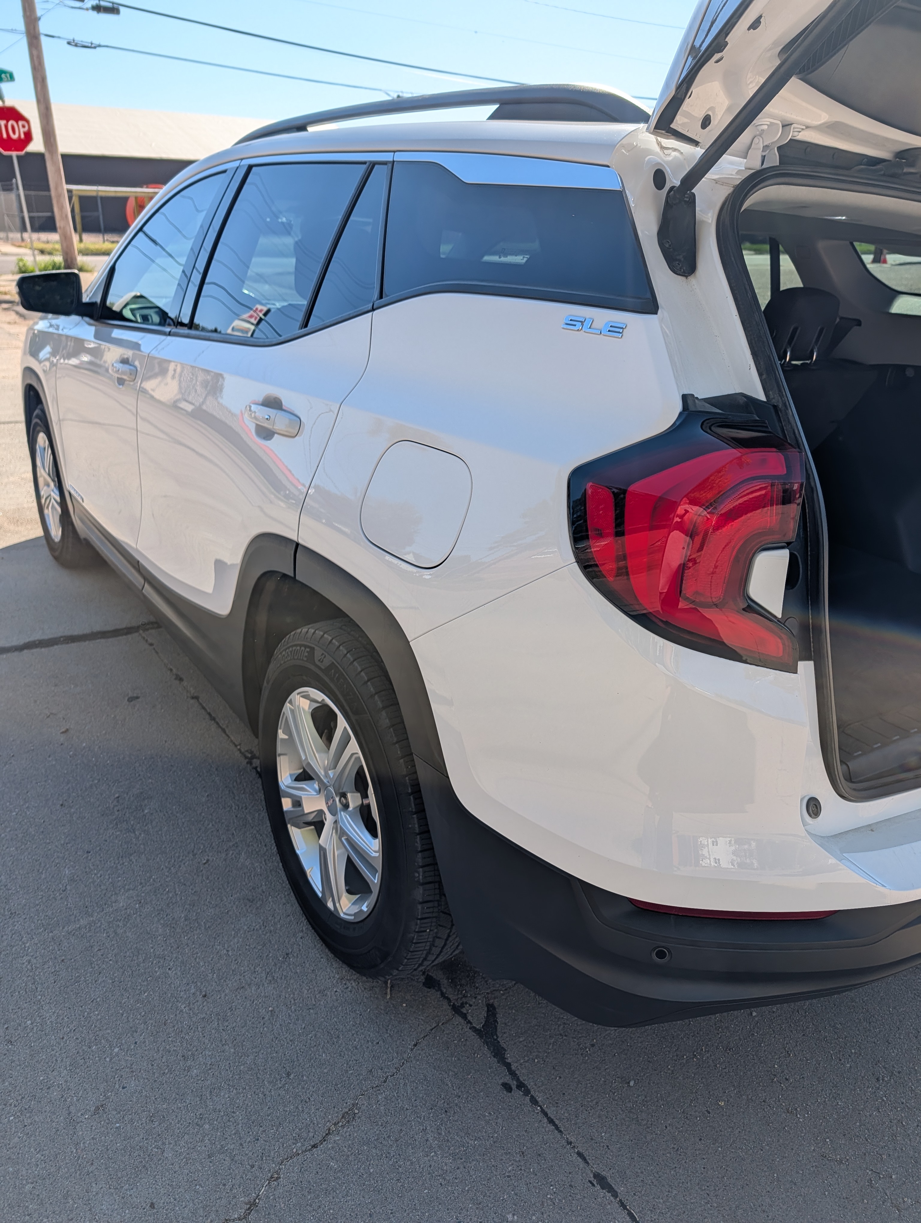 Used 2020 GMC Terrain SLE w/ Driver Convenience Package AWD/4WD image 6