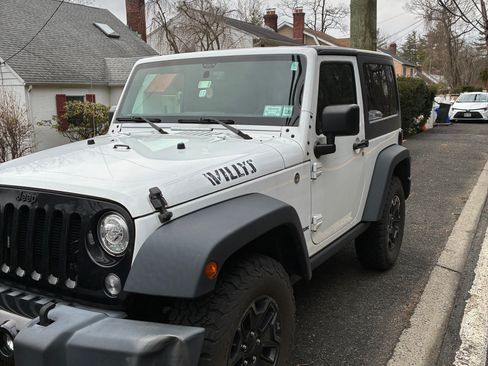 Used 2018 Jeep Wrangler Sport image 2