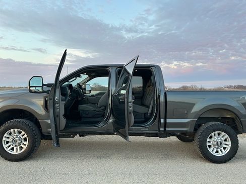 Used 2018 Ford F250 XLT image 12