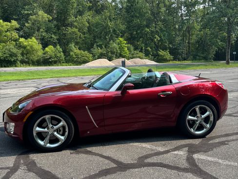 Used 2009 Saturn Sky Red Line RWD image 18