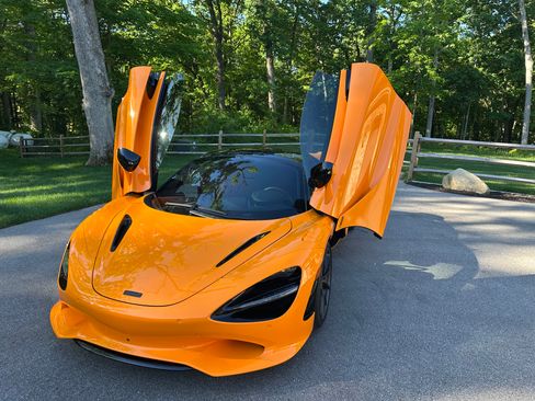 Used 2026 McLaren 750S Spider RWD image 10