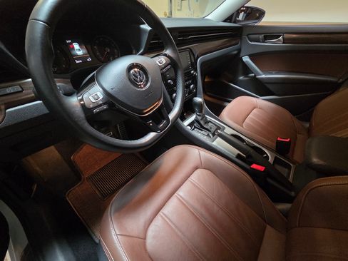 Used 2020 Volkswagen Passat 2.0T SEL image 22