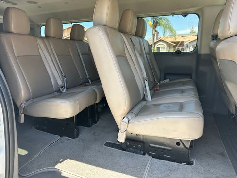 Used 2021 Nissan NV 3500 SL RWD image 10