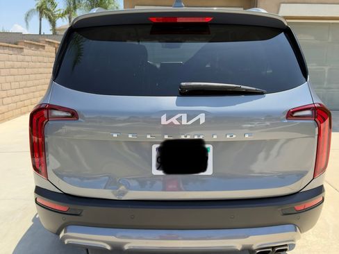 Used 2022 Kia Telluride EX w/ EX Premium Package FWD image 5