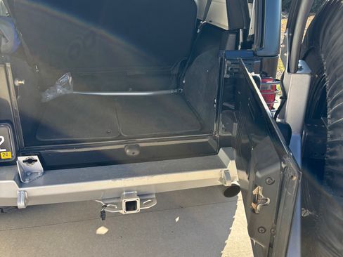 Used 2004 Jeep Wrangler 4WD image 14