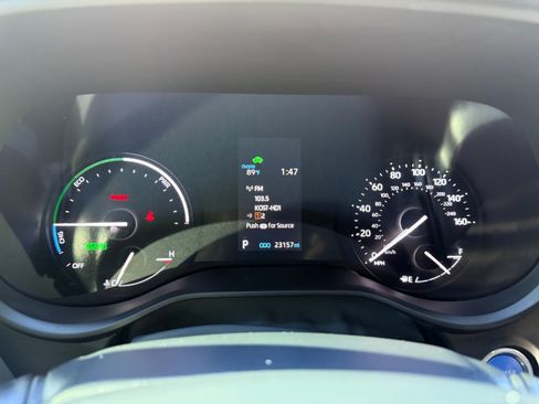 Used 2023 Toyota Sienna XSE image 11