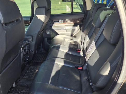 Used 2011 Land Rover Range Rover Sport HSE image 13
