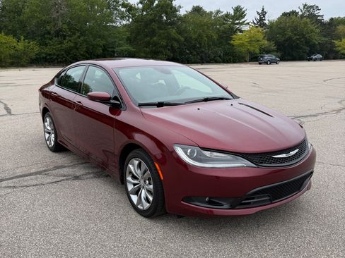 Used 2015 Chrysler 200 S w/ Comfort Group FWD image 4
