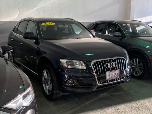 Used 2016 Audi Q5 2.0T Premium Plus w/ Technology Package AWD/4WD image 2