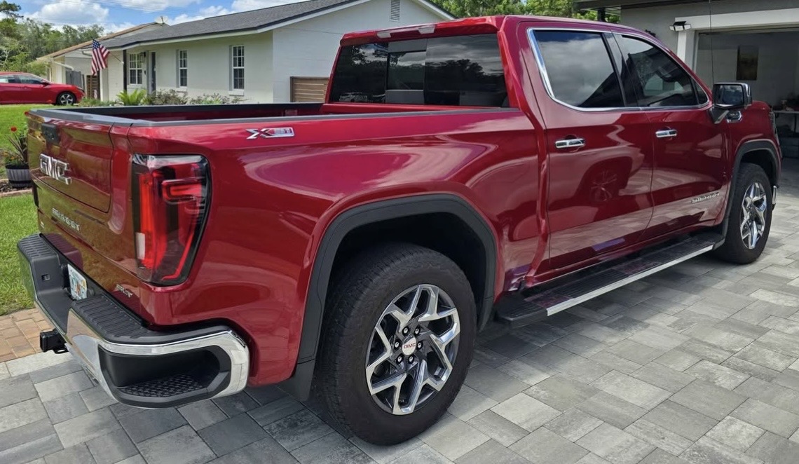 Used 2025 GMC Sierra 1500 SLT w/ SLT Premium Package AWD/4WD image 2