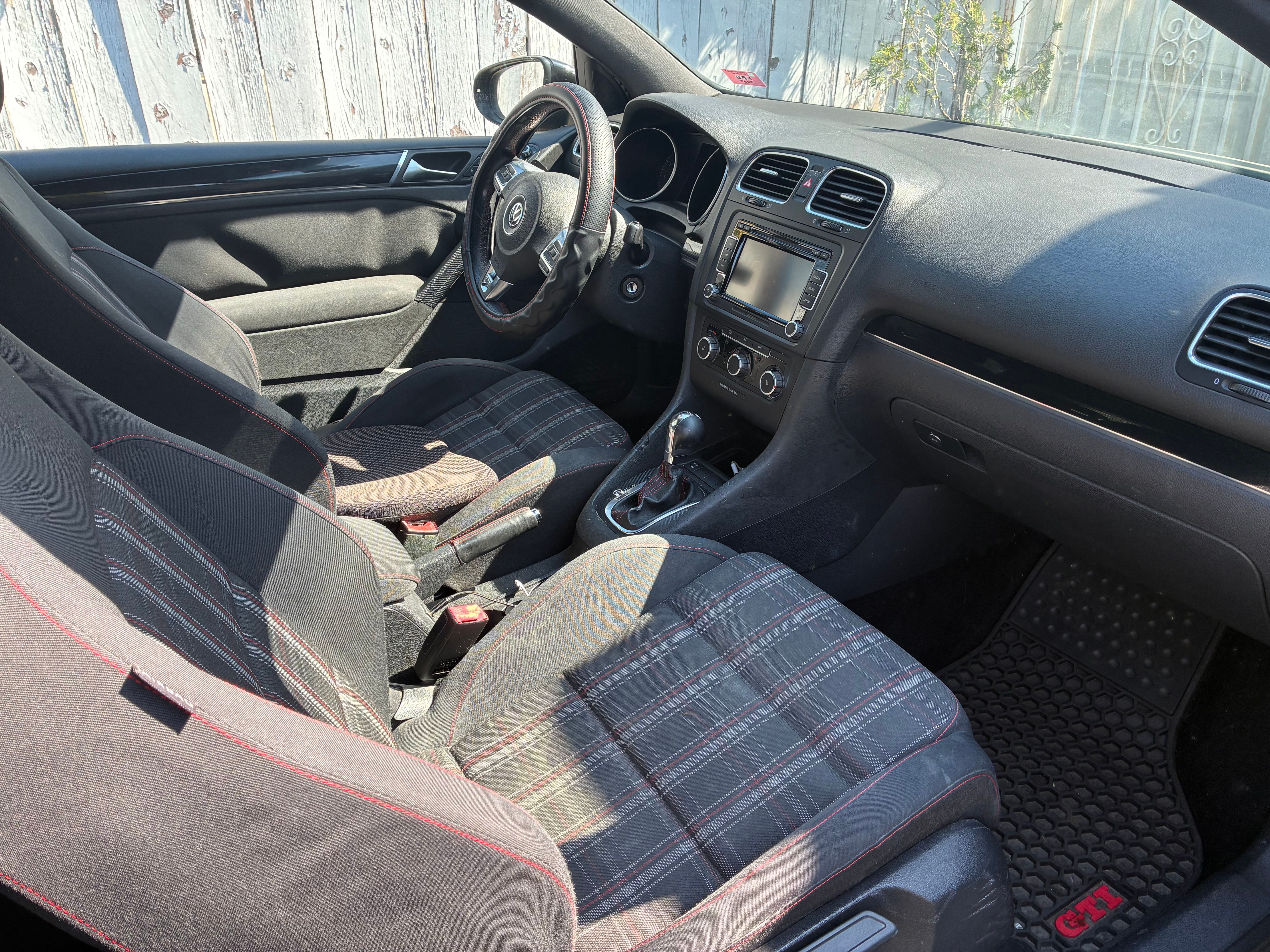 Used 2010 Volkswagen GTI 2-Door FWD image 6