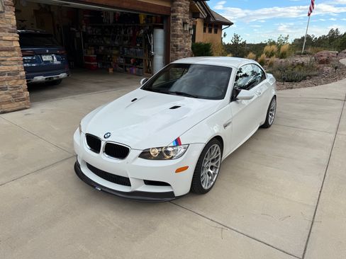 Used 2010 BMW M3 Convertible image 2
