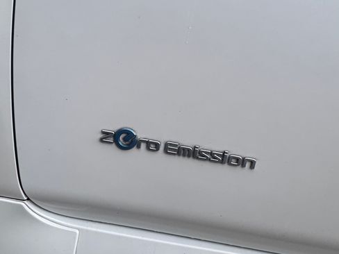 Used 2019 Nissan Leaf SV w/ SV Technology Package image 11