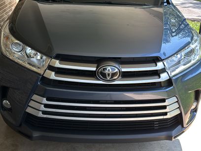 Used 2019 Toyota Highlander XLE