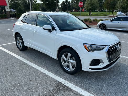 Used 2021 Audi Q3 2.0T Premium w/ Convenience Package AWD/4WD image 9