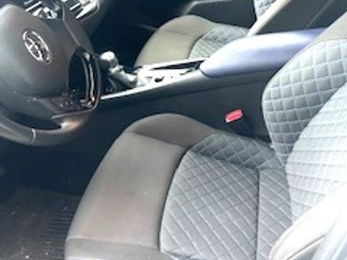 Used 2021 Toyota C-HR XLE image 22